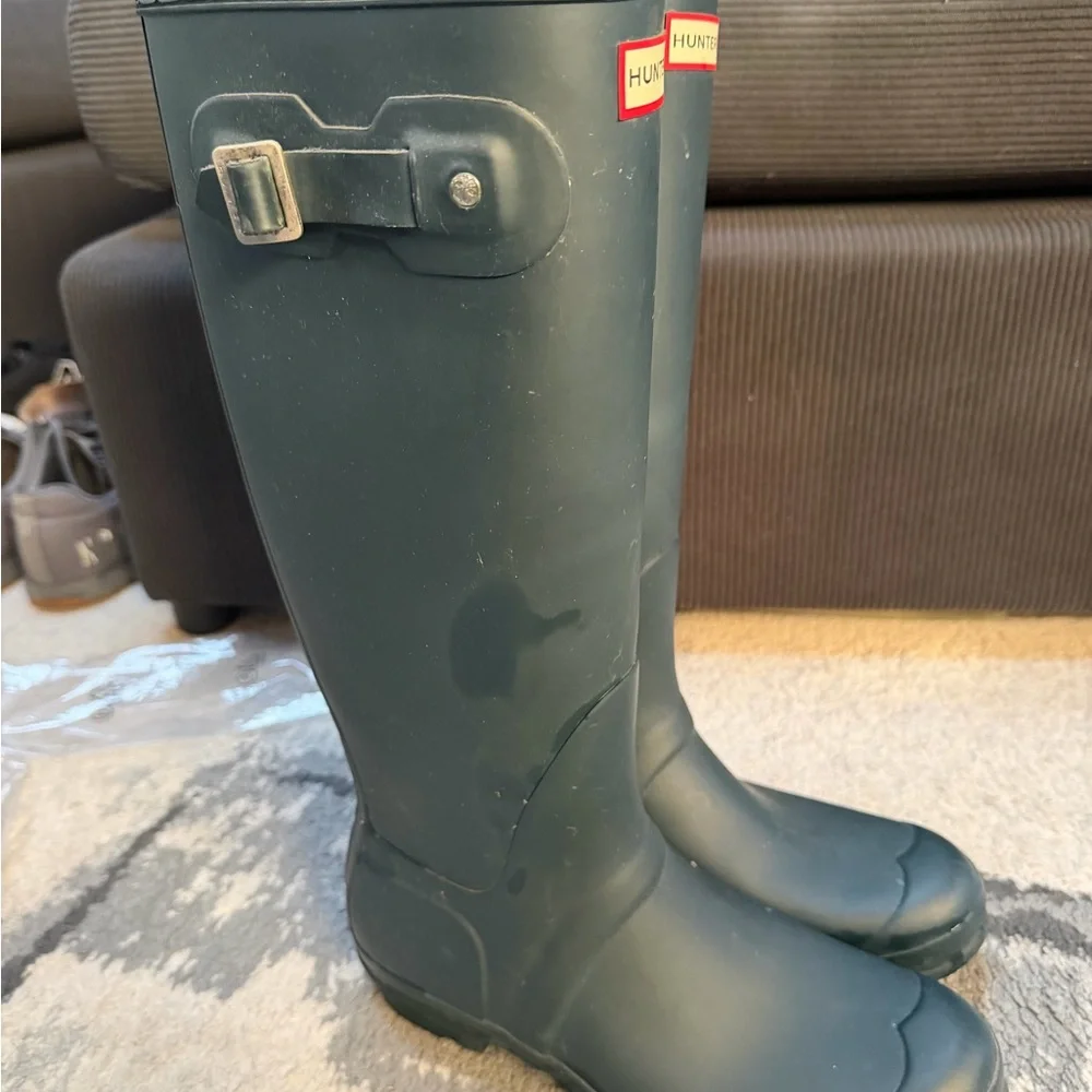 Hunter Rain Boots (size 11; dark green) - Picture 4 of 5